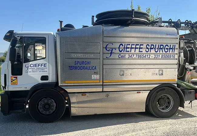 i potenti mezzi per autospurghi di cieffe srl pavia